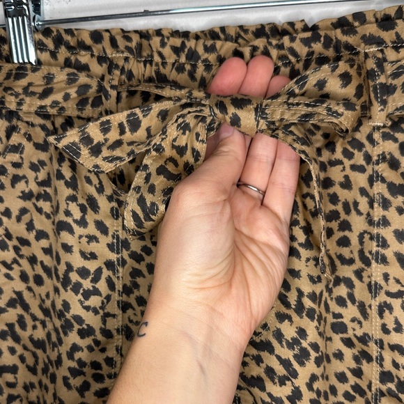 Aerie Lyocell Camp Leopard/Cheetah Print Women's Shorts Medium - Picture 2 of 12